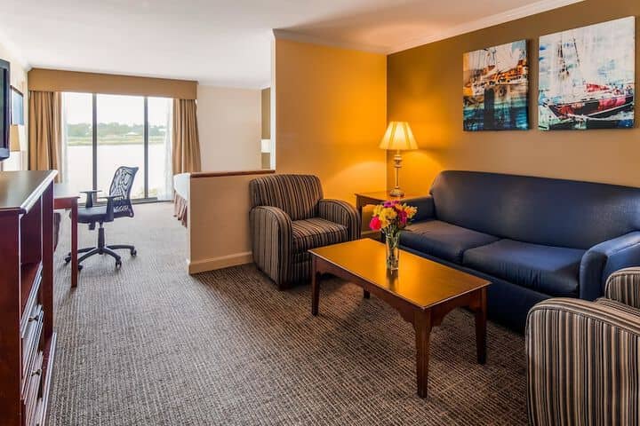 Room 17 of 60