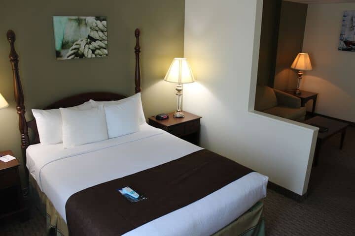 Room 10 of 60