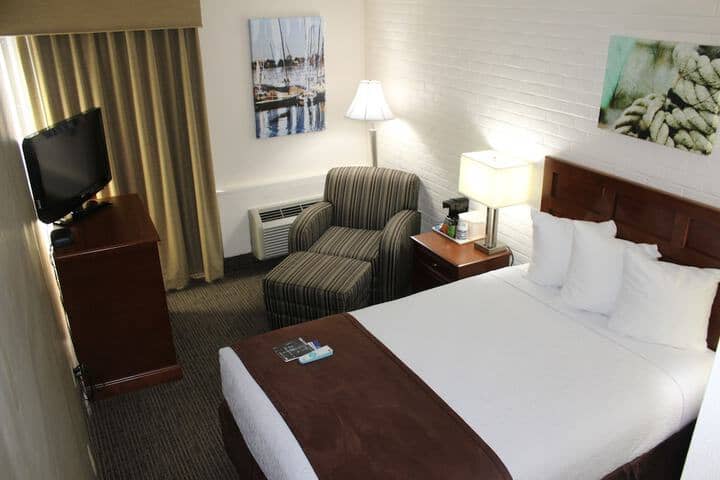 Room 8 of 60